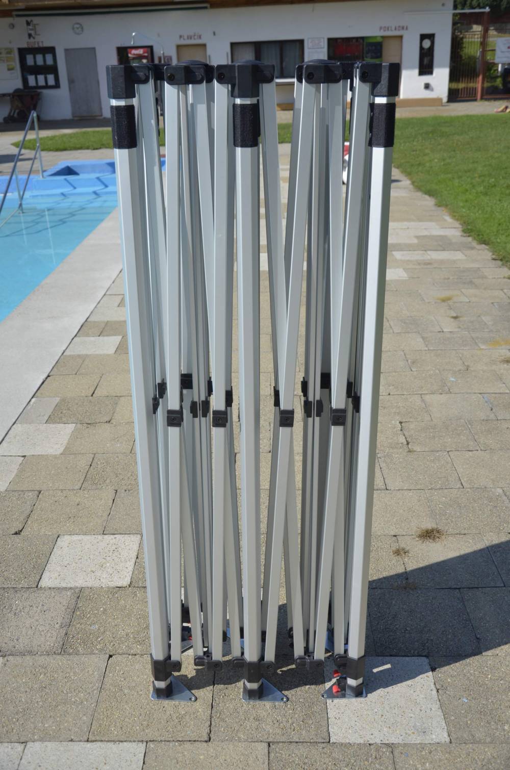 Pronájem párty stanů 3x6m - nůžková konstrukce