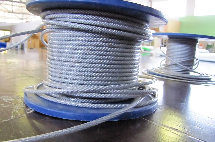 Mikel Ocelové lanko potažené PVC, barva transparent, balení celá role 4mm/100m | 3130005