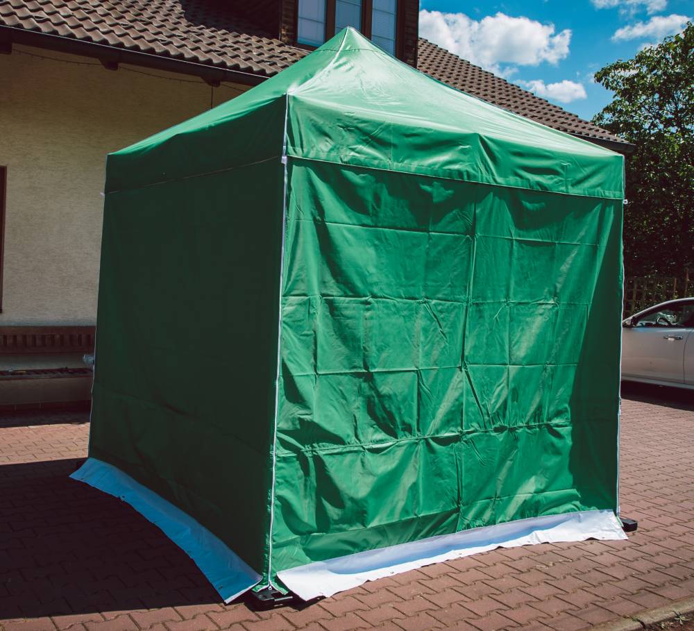 bočnice s p&aacute;sov&aacute;n&iacute;m